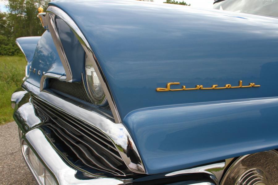 Детали экстерьера Lincoln Premiere Convertible (76B) 1956 года  (фото 23 из 72)